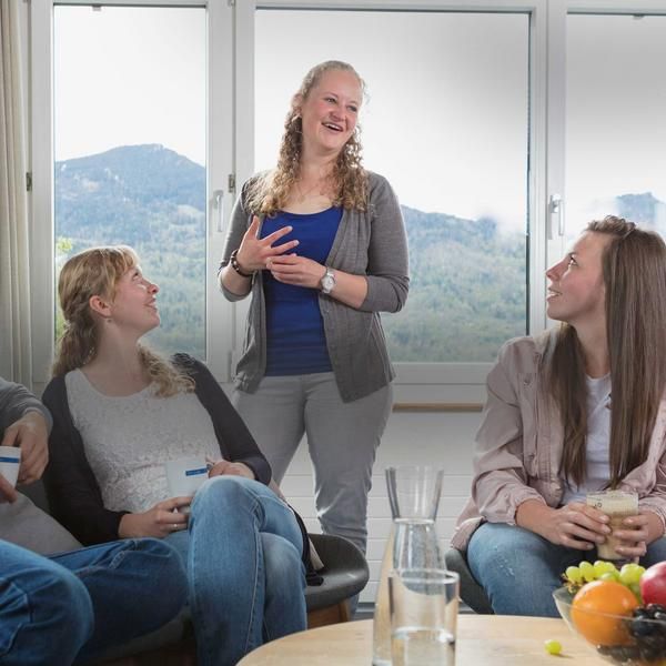 HFS-Zizers-Studiengang-Sozialpädagogik-Studierende im Gespräch
